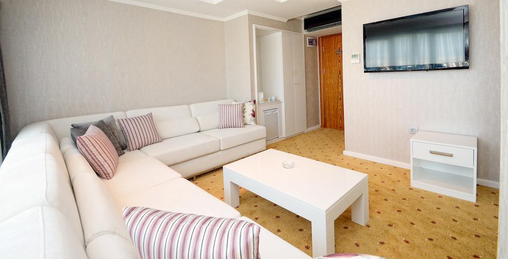 Nk Hotel İzmir Bilik gambar